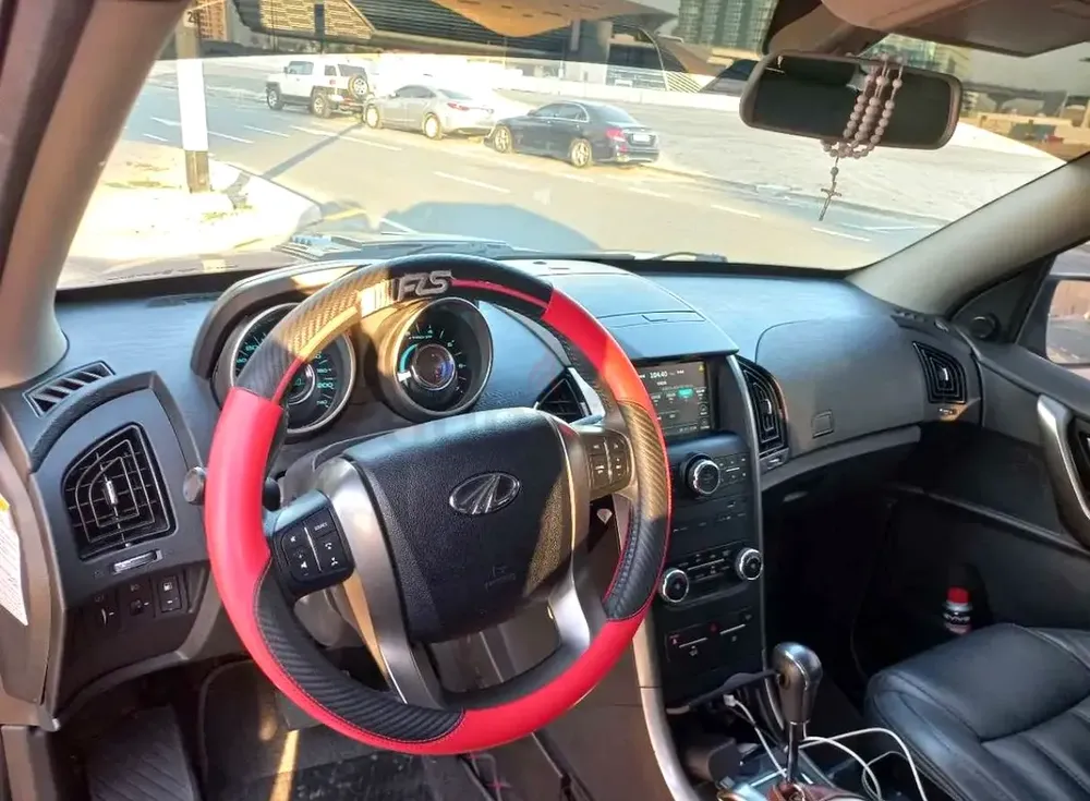 Mahindra XUV 500 W8 2022 - GCC Specs - Excellent Condition - Image 9
