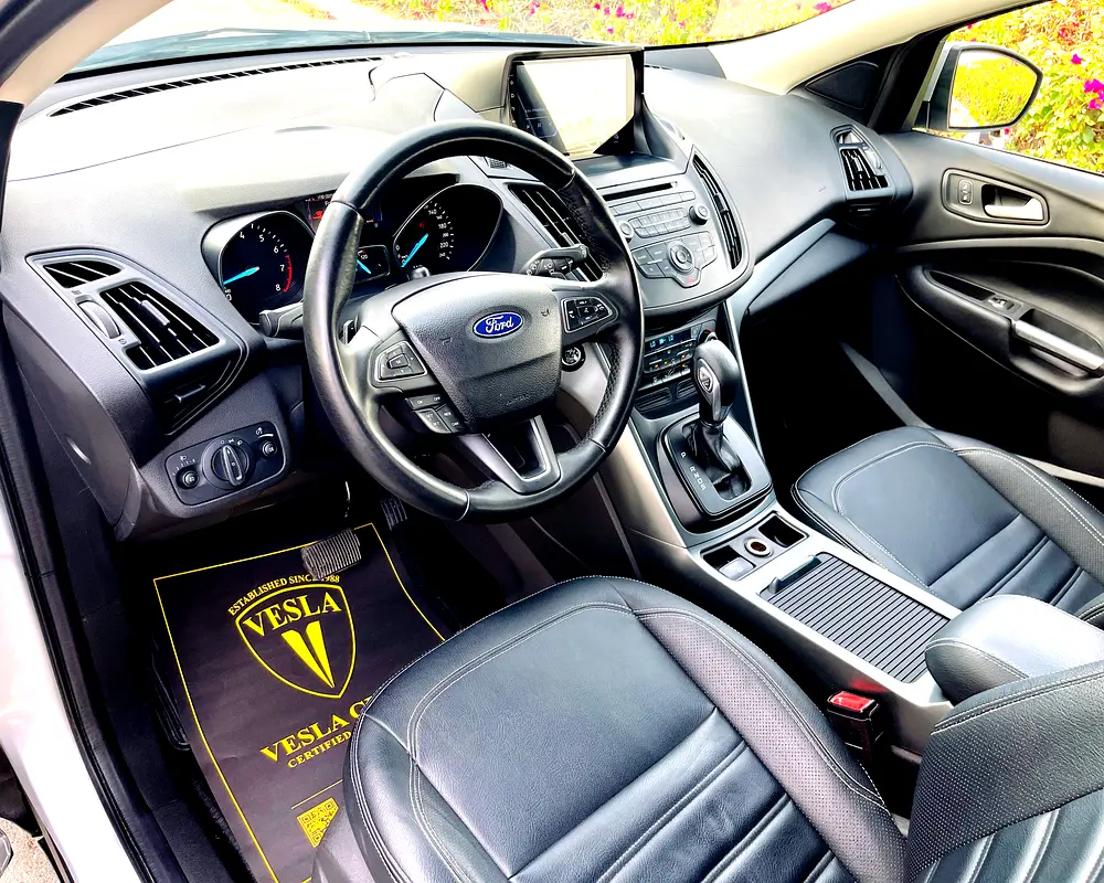 UNLIMITED MILEAGE WARRANTY / LEATHER SEATS + NAVIGATION + CAMERA + KEYLESS START + CRUISE CONTROL - Image 11