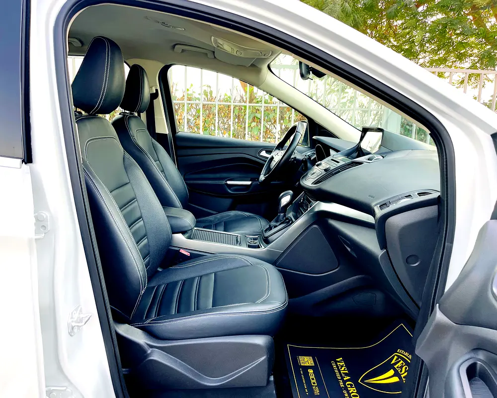 UNLIMITED MILEAGE WARRANTY / LEATHER SEATS + NAVIGATION + CAMERA + KEYLESS START + CRUISE CONTROL - Image 17