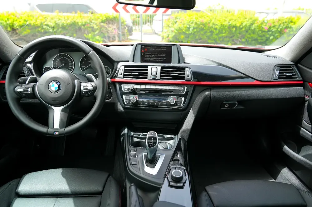 BMW 4-Series 420i SPORT LINE 2017 GCC Specs - Image 8