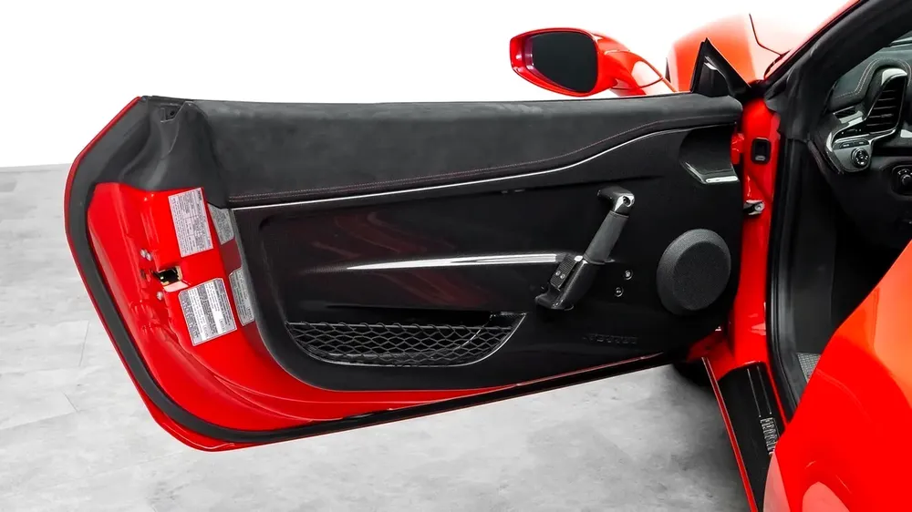 Ferrari 458 Speciale - 2014 - GCC Specs - Image 8