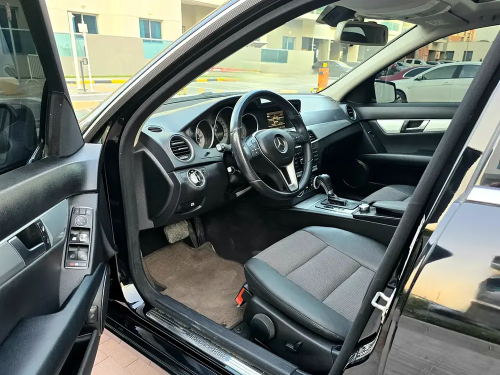 Mercedes-Benz C200 2014 ( Single Owner ) 1.8L- 4 Cylinder | 2 Keys | Full Service History | GCC Spec - Image 12