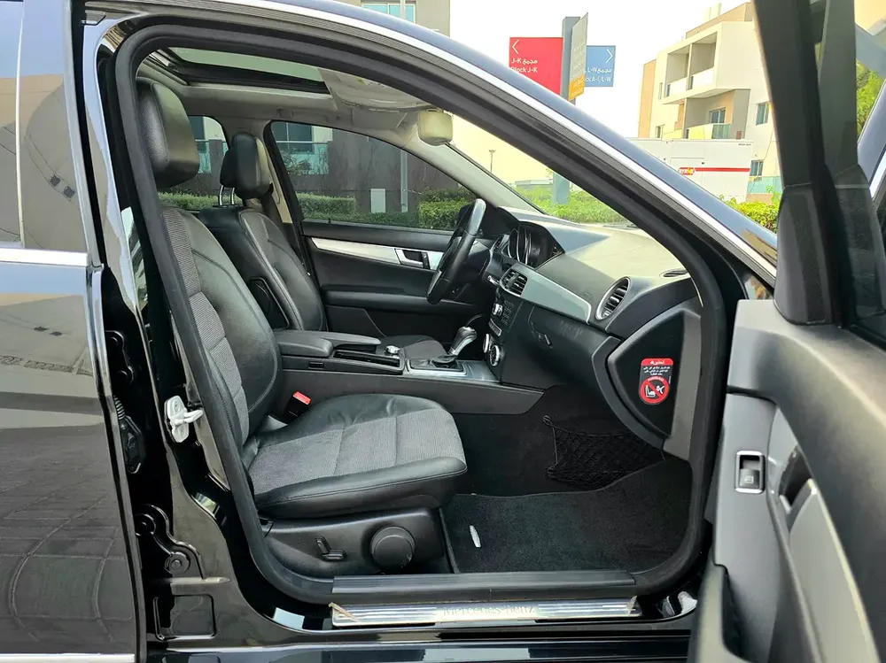 Mercedes-Benz C200 2014 ( Single Owner ) 1.8L- 4 Cylinder | 2 Keys | Full Service History | GCC Spec - Image 13