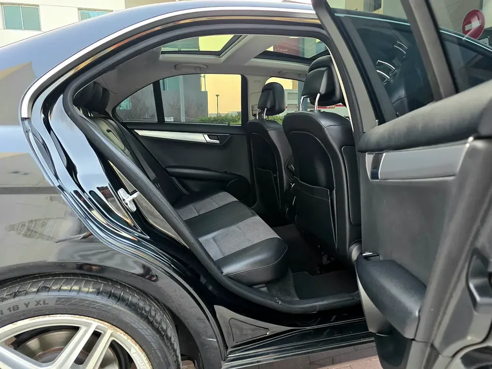 Mercedes-Benz C200 2014 ( Single Owner ) 1.8L- 4 Cylinder | 2 Keys | Full Service History | GCC Spec - Image 15