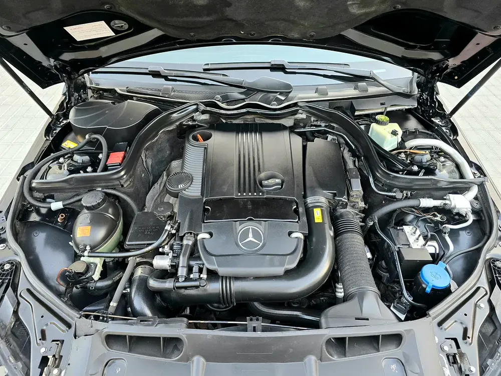 Mercedes-Benz C200 2014 ( Single Owner ) 1.8L- 4 Cylinder | 2 Keys | Full Service History | GCC Spec - Image 20