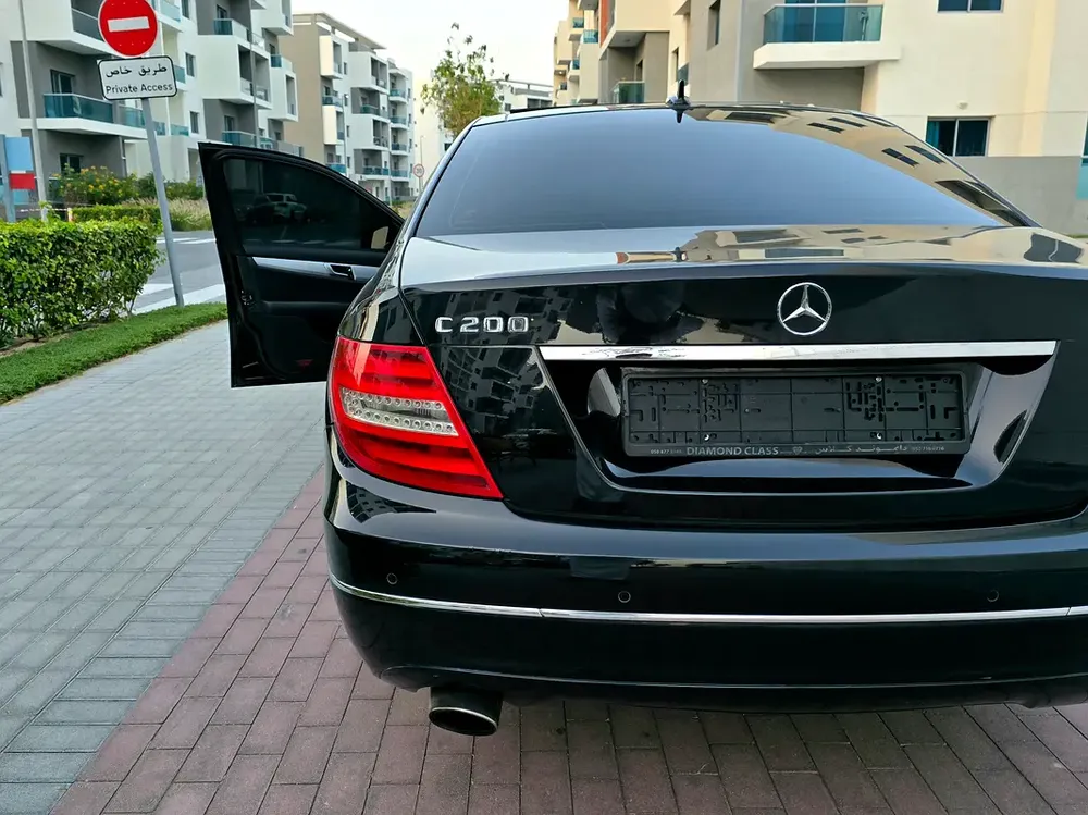 Mercedes-Benz C200 2014 ( Single Owner ) 1.8L- 4 Cylinder | 2 Keys | Full Service History | GCC Spec - Image 9