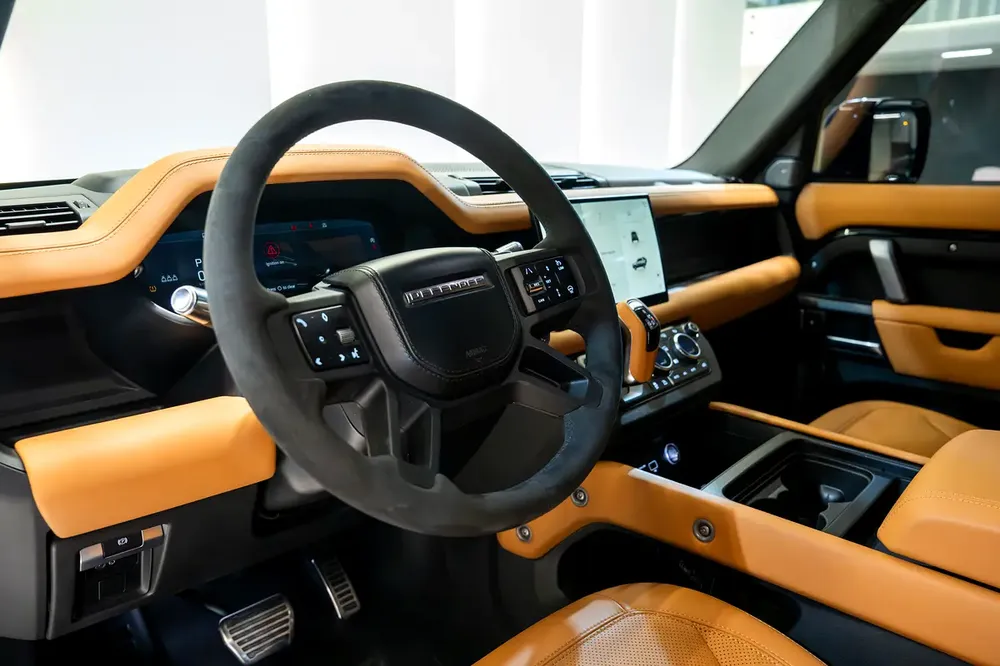 2022 | V8 EDITION P525 | LAND ROVER DEFENDER | GCC | AL TAYER | UNDER WARRANTY | PERFECT CONDITION - Image 13
