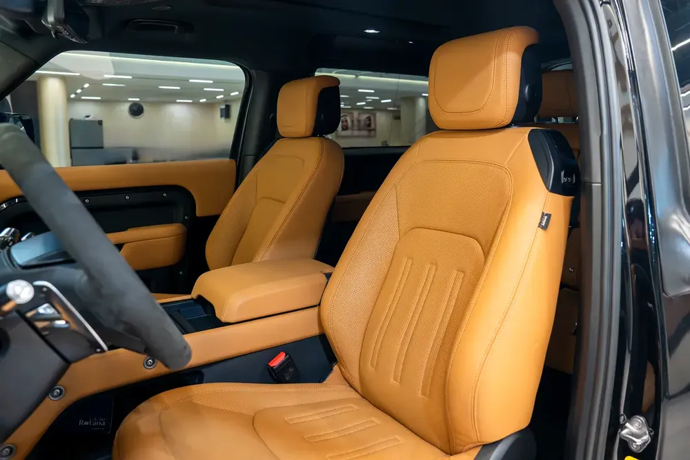 2022 | V8 EDITION P525 | LAND ROVER DEFENDER | GCC | AL TAYER | UNDER WARRANTY | PERFECT CONDITION - Image 14