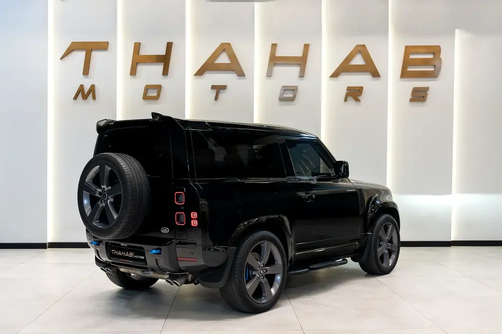 2022 | V8 EDITION P525 | LAND ROVER DEFENDER | GCC | AL TAYER | UNDER WARRANTY | PERFECT CONDITION - Image 4