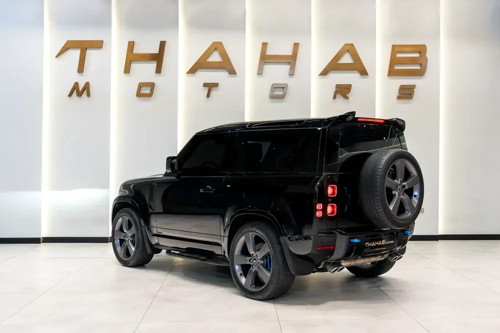 2022 | V8 EDITION P525 | LAND ROVER DEFENDER | GCC | AL TAYER | UNDER WARRANTY | PERFECT CONDITION - Image 5