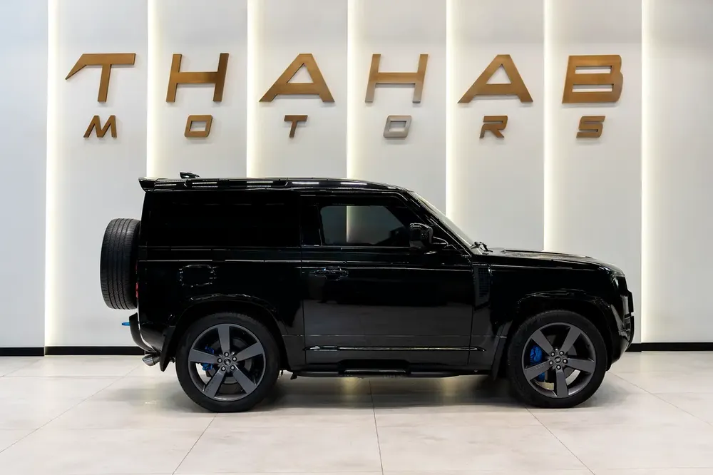 2022 | V8 EDITION P525 | LAND ROVER DEFENDER | GCC | AL TAYER | UNDER WARRANTY | PERFECT CONDITION - Image 6