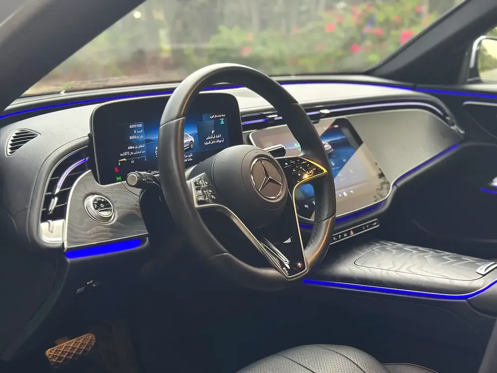 2024 Mercedes-Benz E300de | Plug-in Hybrid (Diesel + Electric) | 308 HP | Excellent Condition - Image 10