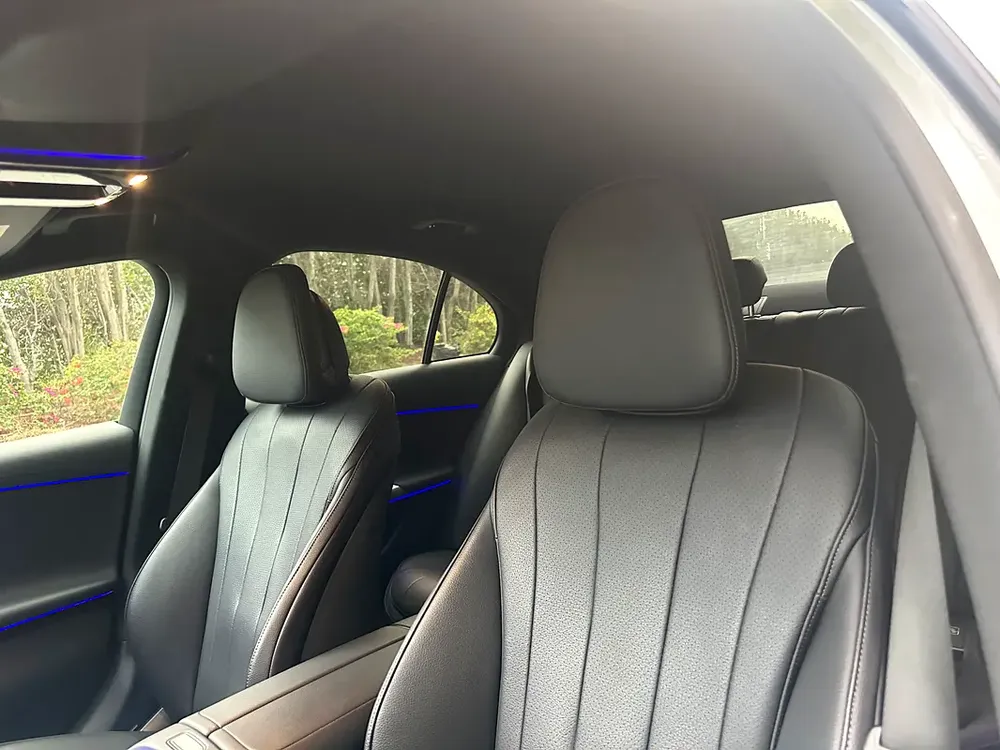 2024 Mercedes-Benz E300de | Plug-in Hybrid (Diesel + Electric) | 308 HP | Excellent Condition - Image 11