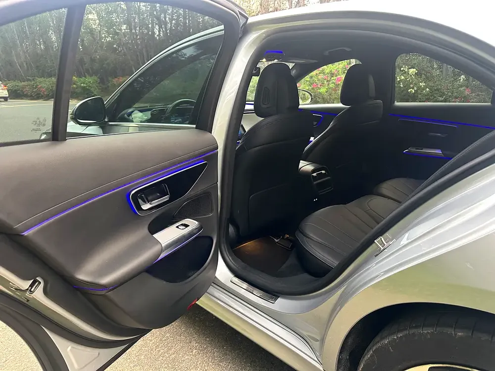 2024 Mercedes-Benz E300de | Plug-in Hybrid (Diesel + Electric) | 308 HP | Excellent Condition - Image 12
