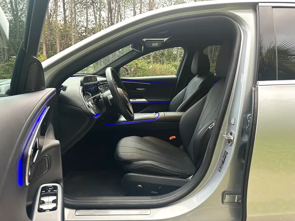 2024 Mercedes-Benz E300de | Plug-in Hybrid (Diesel + Electric) | 308 HP | Excellent Condition - Image 9