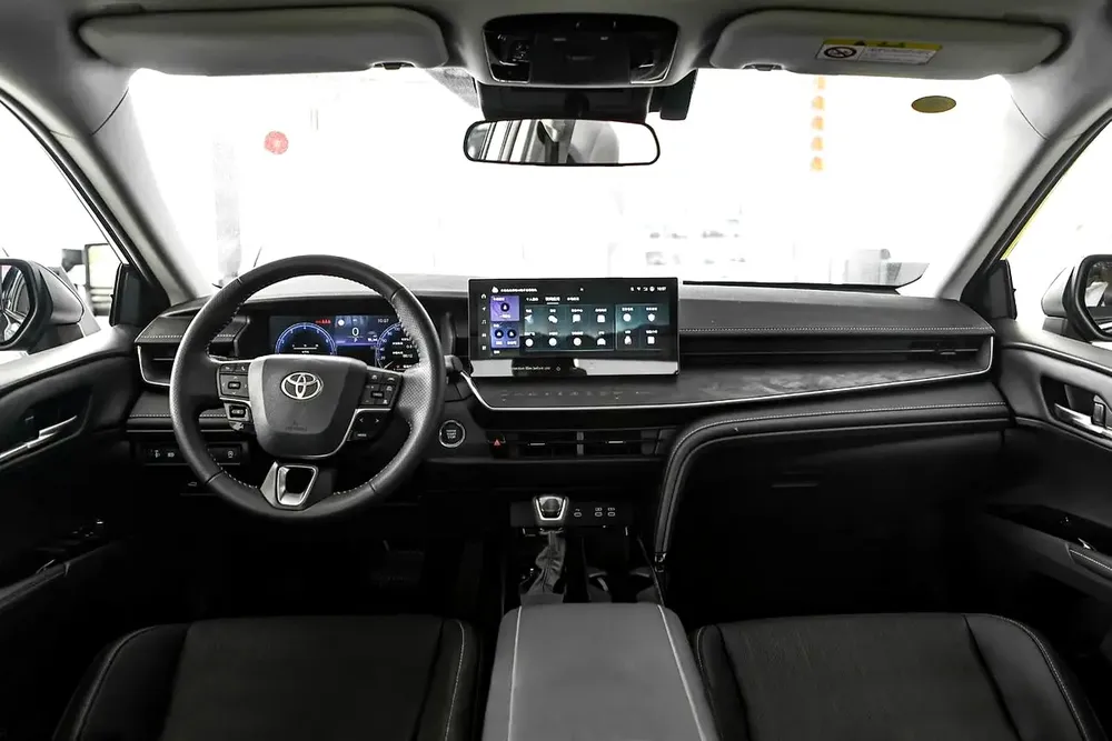 Camry 2.0G 2024 - Image 4