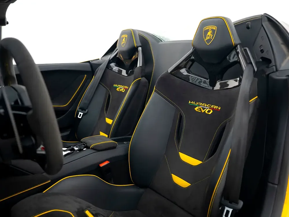 2024 Lamborghini Huracan EVO Spyder | European Specs | 2024 | Excellent Condition| - Image 9