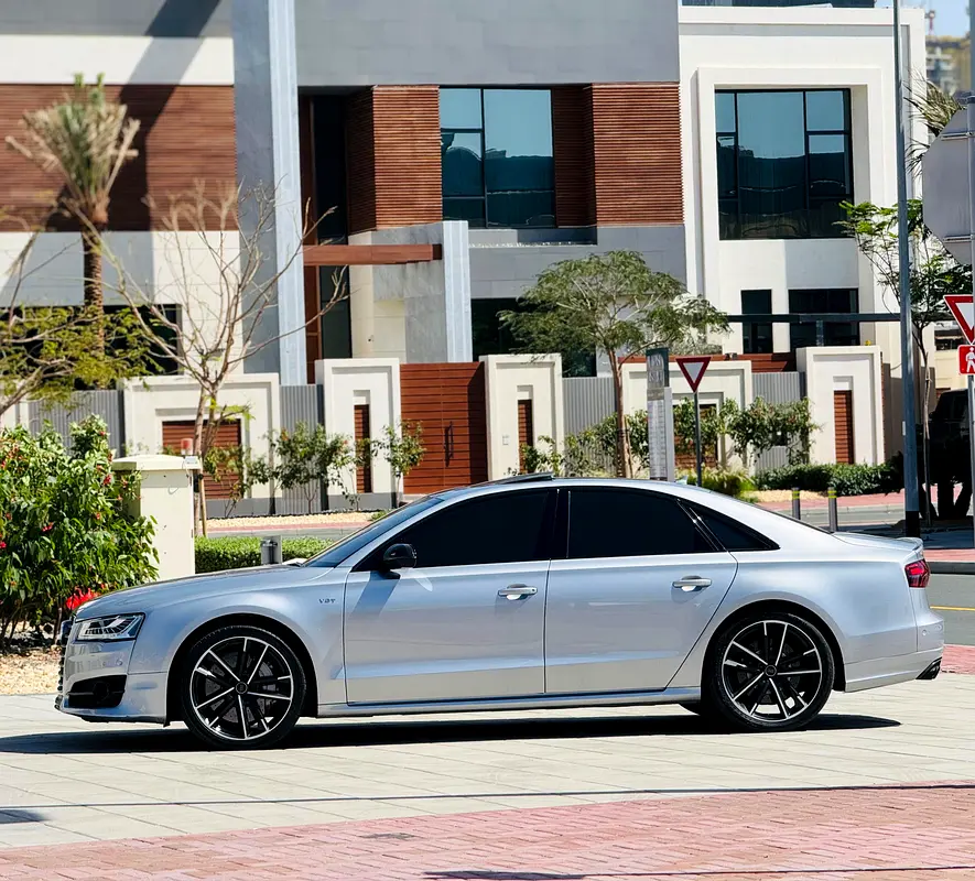 Audi S8 Plus 2016 | 605 HP | GCC | Carbon Trim | Full Option | Rare Spec - Image 10