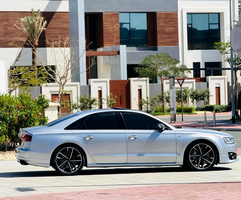 Audi S8 Plus 2016 | 605 HP | GCC | Carbon Trim | Full Option | Rare Spec - Image 11
