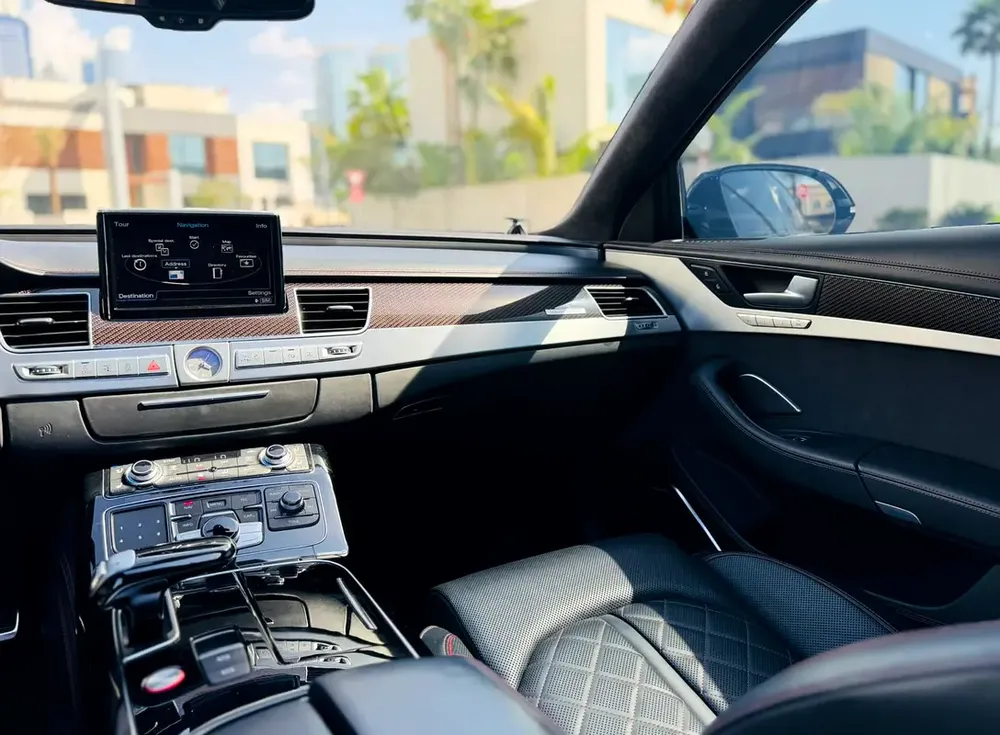 Audi S8 Plus 2016 | 605 HP | GCC | Carbon Trim | Full Option | Rare Spec - Image 17