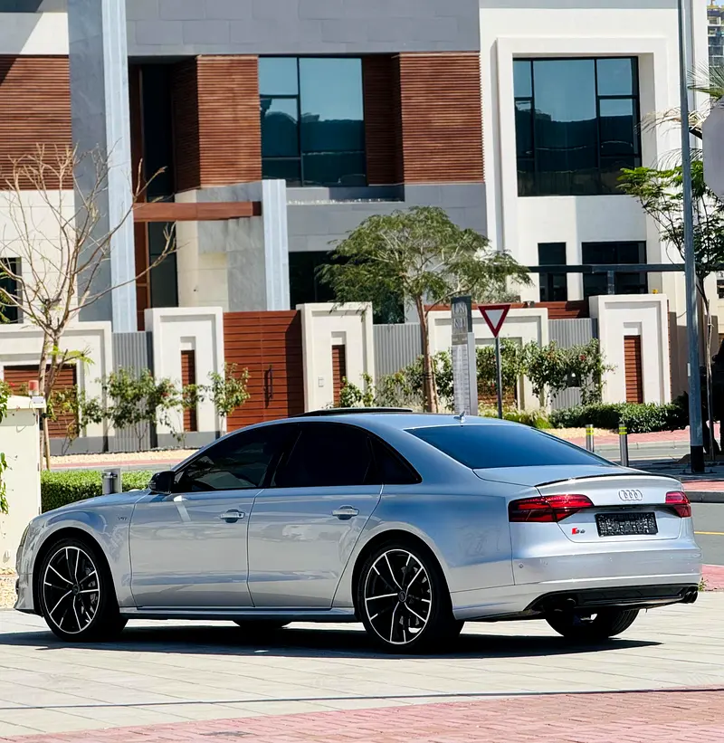 Audi S8 Plus 2016 | 605 HP | GCC | Carbon Trim | Full Option | Rare Spec - Image 5