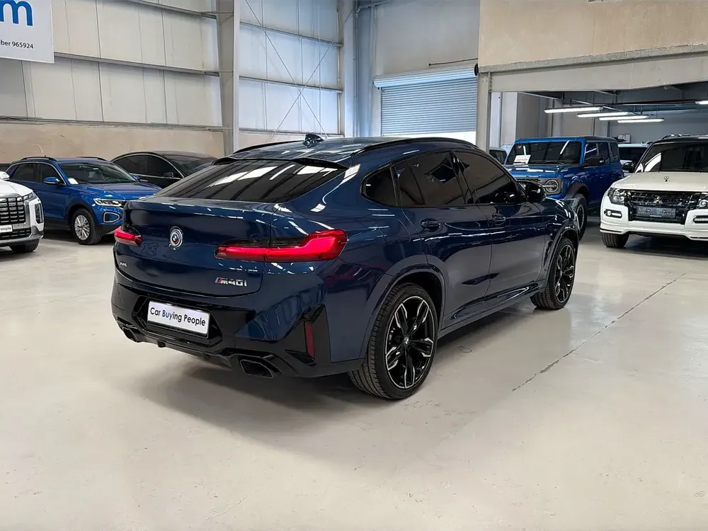 3,780pm Zero Down Available BMW X4 M40i 2023 GCC Specs - Image 7
