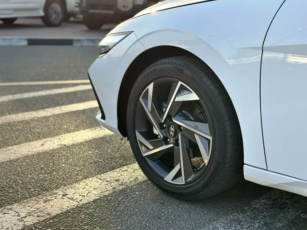 Hyundai Elantra 2025 - Image 10