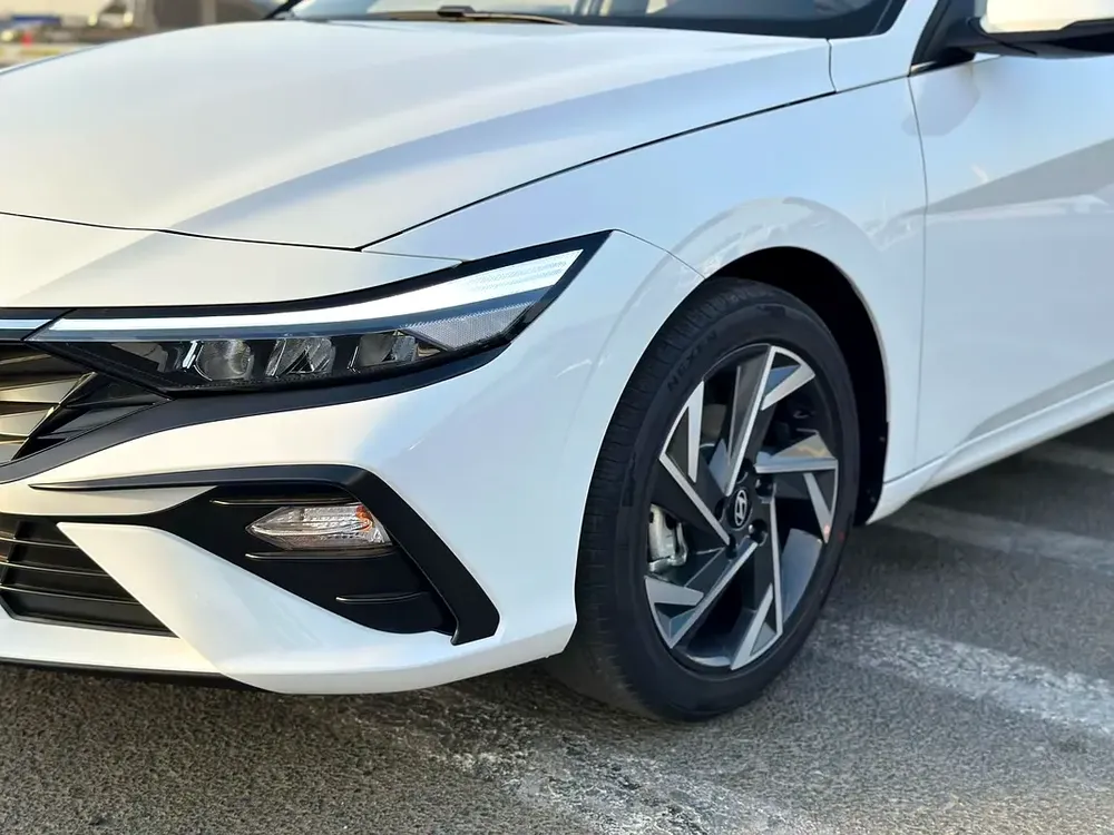 Hyundai Elantra 2025 - Image 6