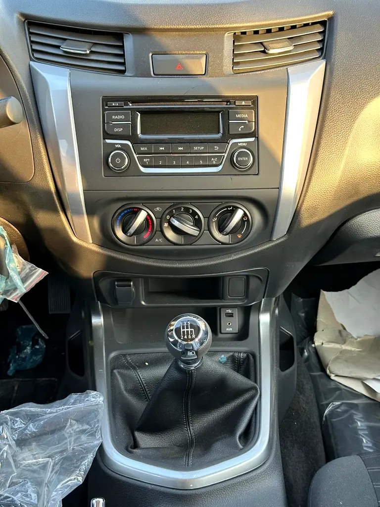 2023 NISSAN NAVARA |   2.5 PETROL SE 4X2 MT DC PLUS  Engine:      2.5i Low Output, 4 Cylin - Image 18