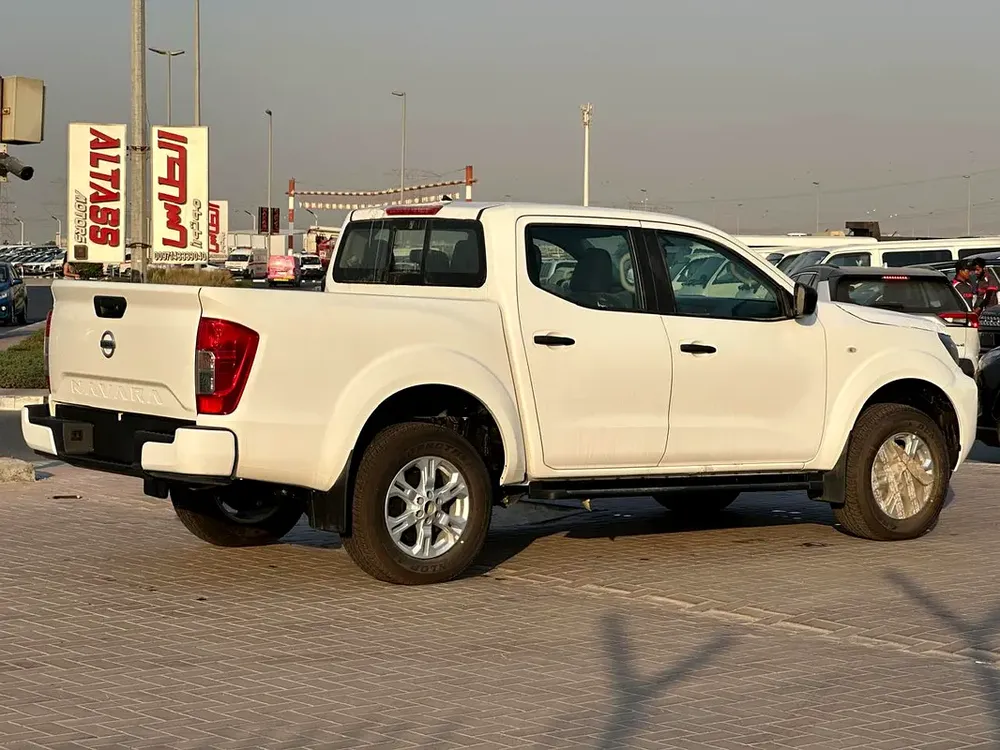 2023 NISSAN NAVARA |   2.5 PETROL SE 4X2 MT DC PLUS  Engine:      2.5i Low Output, 4 Cylin - Image 6