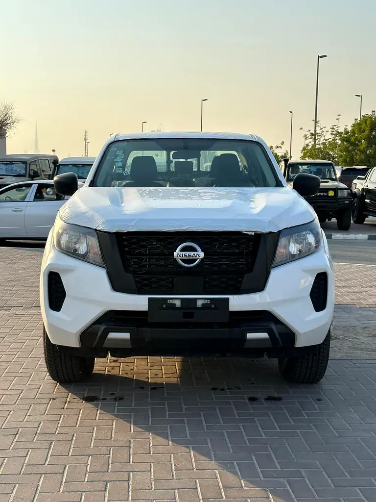 2023 NISSAN NAVARA |   2.5 PETROL SE 4X2 MT DC PLUS  Engine:      2.5i Low Output, 4 Cylin - Image 7