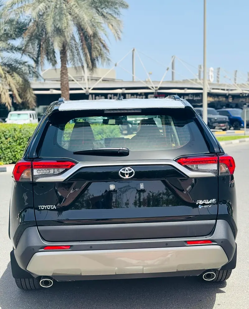 Toyota RAV4 Limited Hybrid 2025 GCC Specs - Brand New - Image 4