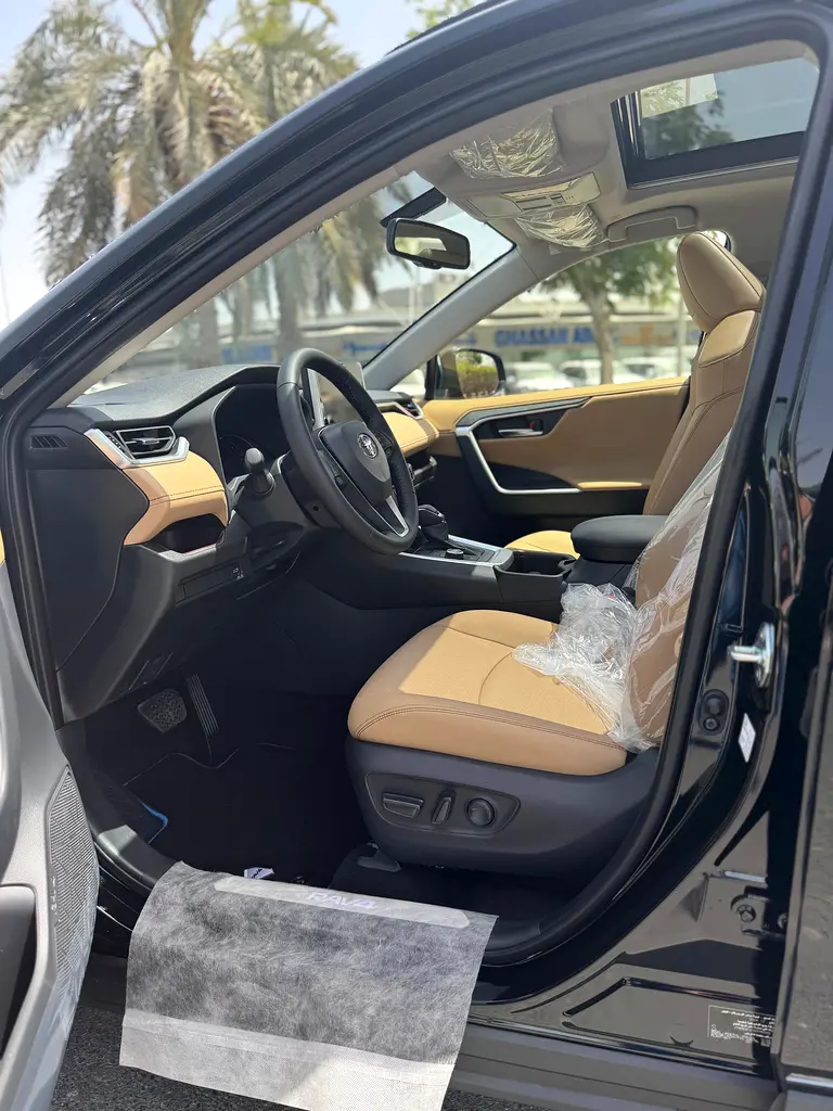 Toyota RAV4 Limited Hybrid 2025 GCC Specs - Brand New - Image 6