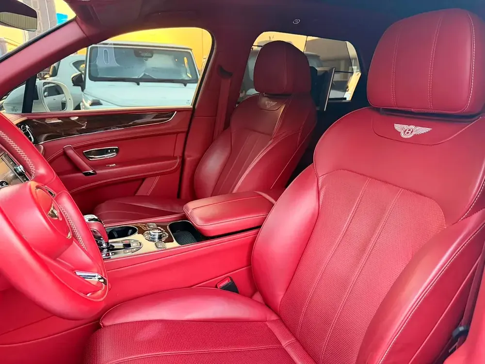 Bentley Bentayga 2020 Standard | GCC Specs | - Image 10