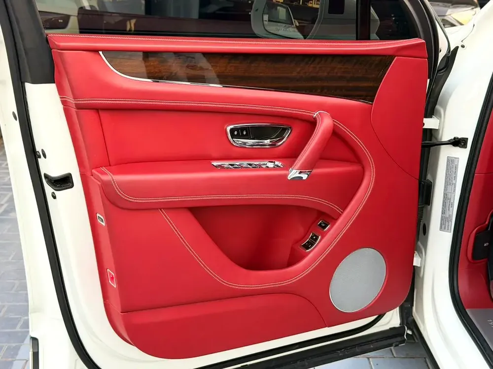 Bentley Bentayga 2020 Standard | GCC Specs | - Image 11