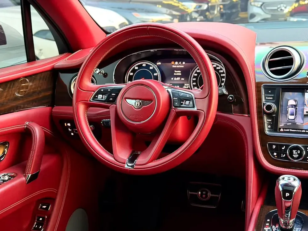 Bentley Bentayga 2020 Standard | GCC Specs | - Image 4