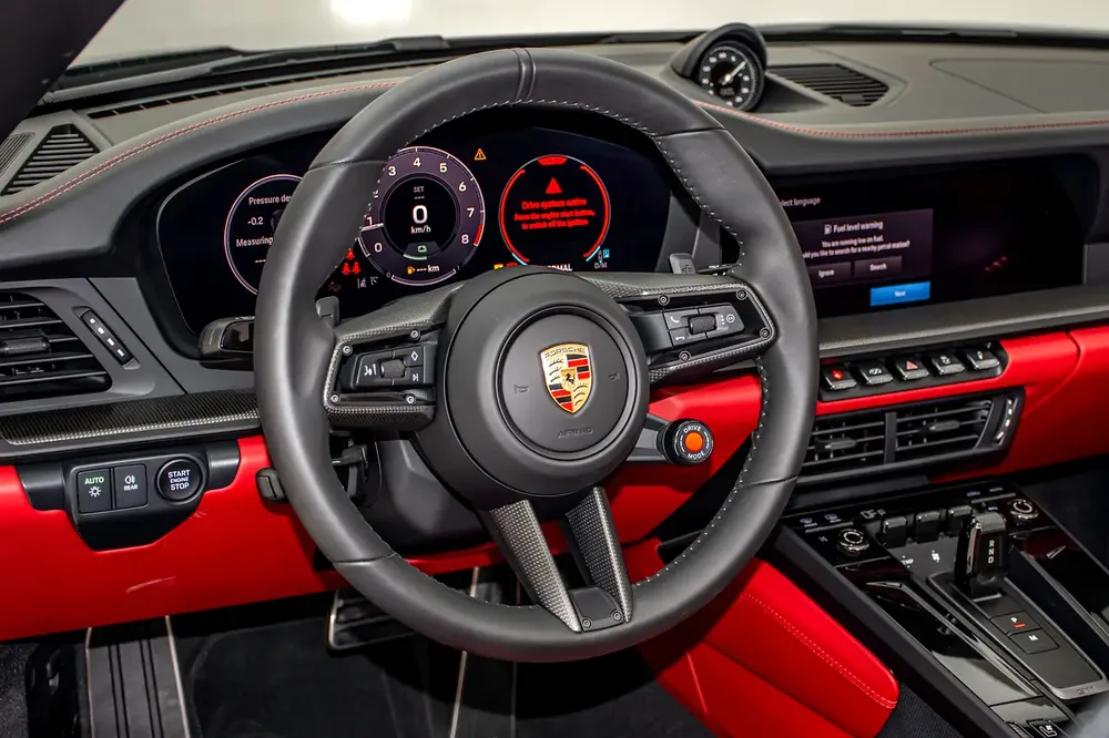 Porsche 992.2 Carrera 4 GTS 2025 - European Specs- Warranty Al Nabooda - Brandnew - Image 10