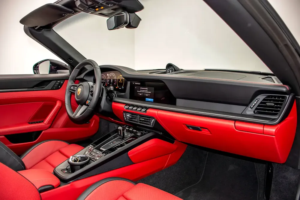 Porsche 992.2 Carrera 4 GTS 2025 - European Specs- Warranty Al Nabooda - Brandnew - Image 11