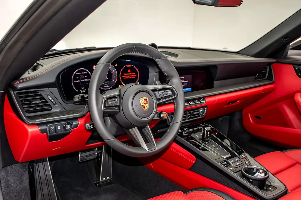 Porsche 992.2 Carrera 4 GTS 2025 - European Specs- Warranty Al Nabooda - Brandnew - Image 9