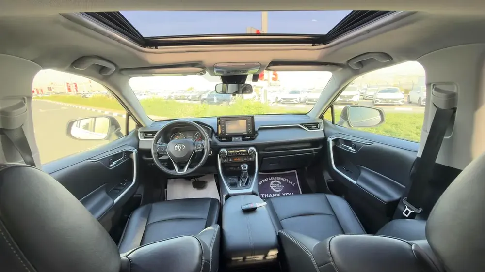 2020 Toyota RAV4 XLE Premium - American Specs - Excellent Condition - Image 10
