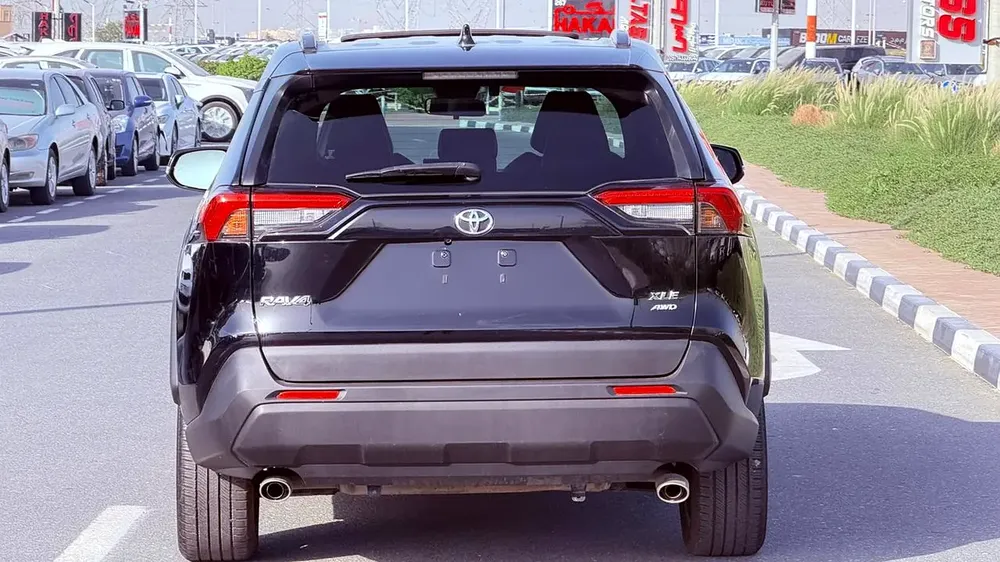 2020 Toyota RAV4 XLE Premium - American Specs - Excellent Condition - Image 4