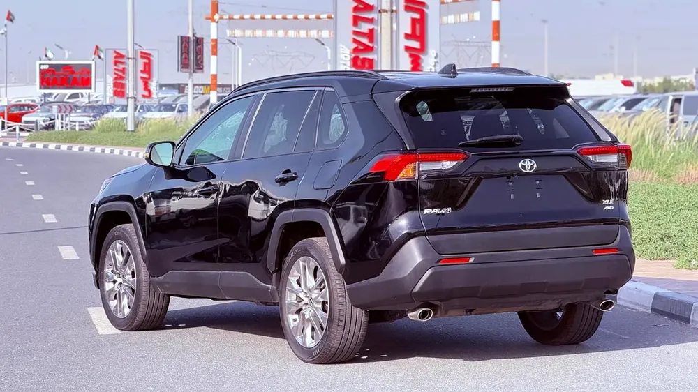 2020 Toyota RAV4 XLE Premium - American Specs - Excellent Condition - Image 5
