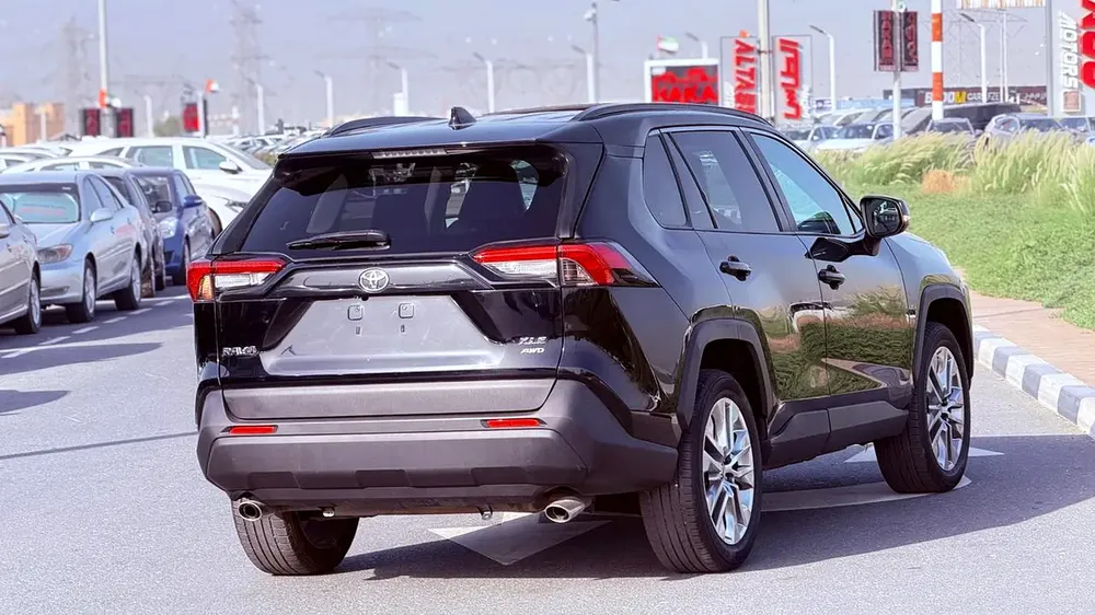 2020 Toyota RAV4 XLE Premium - American Specs - Excellent Condition - Image 6