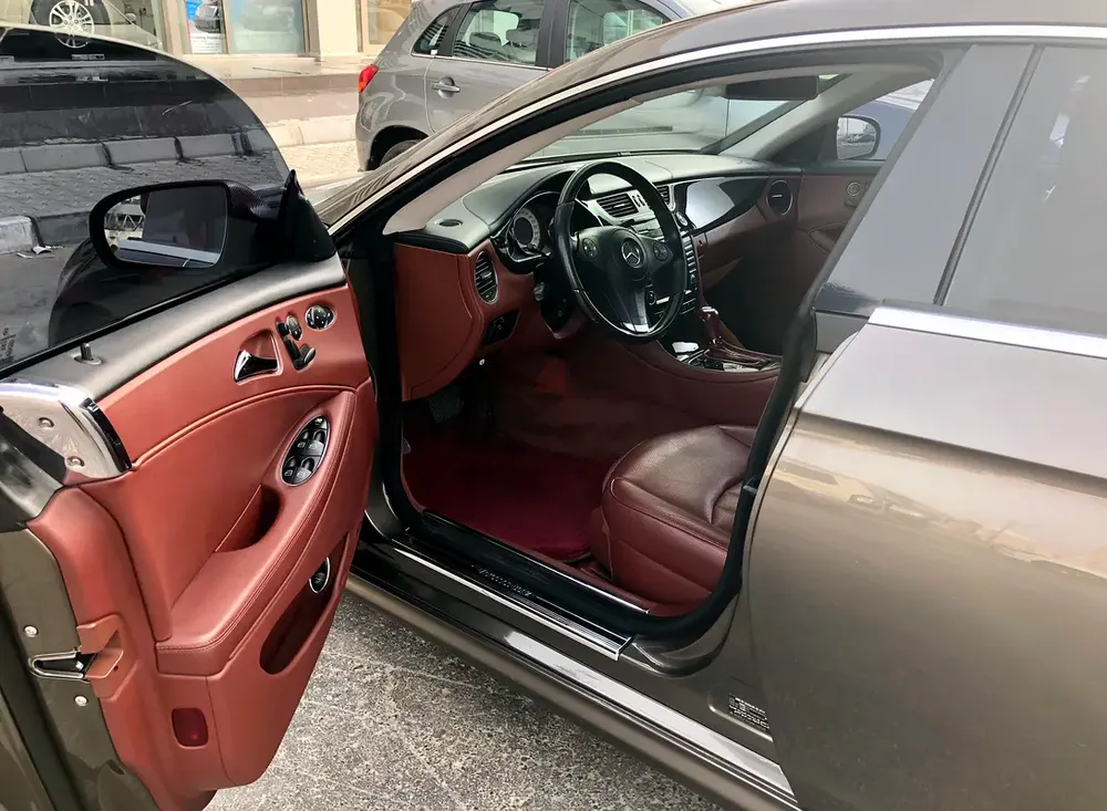Mercedes-Benz CLS 500, 2009, GCC Specs - Image 4