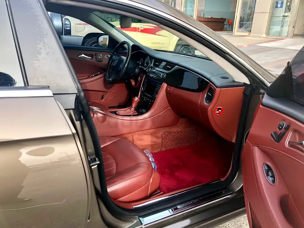 Mercedes-Benz CLS 500, 2009, GCC Specs - Image 7