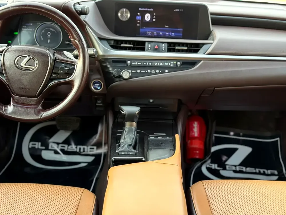 AED 2069/Month | LEXUS ES300h | Warranty | GCC Specs - Image 6