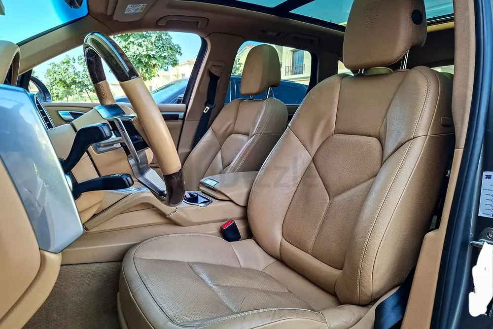 AED 2288/month | 2016 Porsche Cayenne  | GCC Specs | Ref#424737 - Image 11