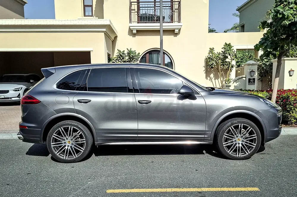 AED 2288/month | 2016 Porsche Cayenne  | GCC Specs | Ref#424737 - Image 4