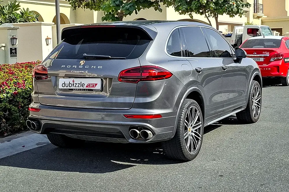 AED 2288/month | 2016 Porsche Cayenne  | GCC Specs | Ref#424737 - Image 6