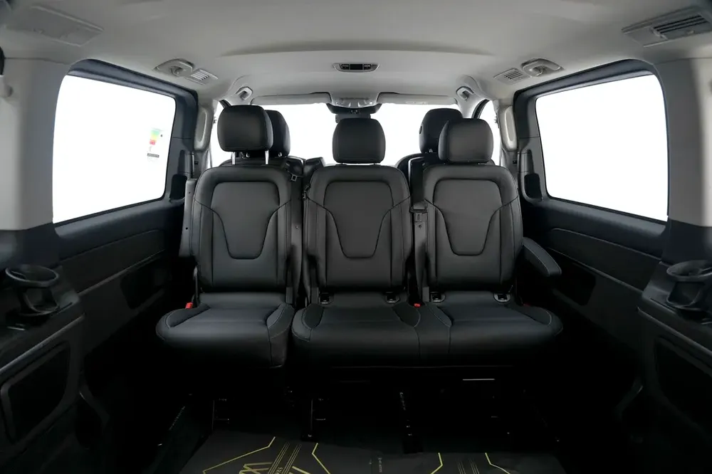 Mercede-Benz V 300 AVANTGARDE | 2026 GCC 0km | Agency Warranty | 360 View | 64 colors Ambeint Lights - Image 14